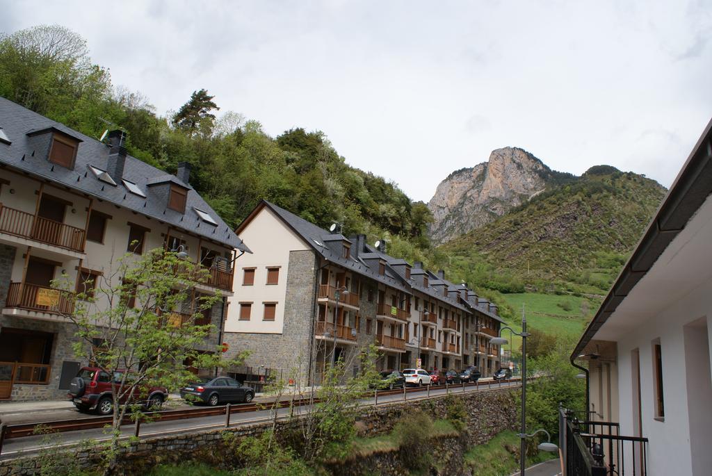 Hostal Los Valles Бьельса Экстерьер фото